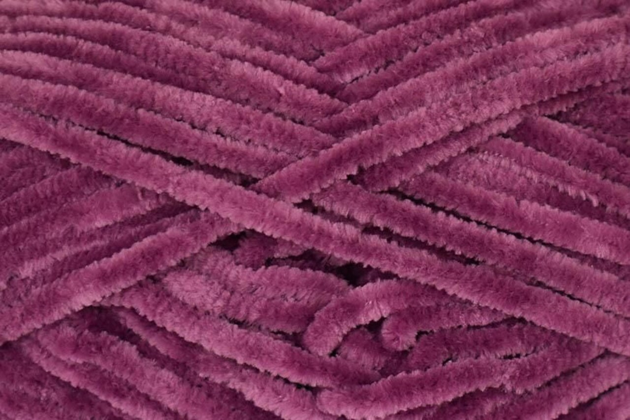 Bella Chenille by Universal Yarn - #124 Boysenberry - 100% polyester super bulky yarn